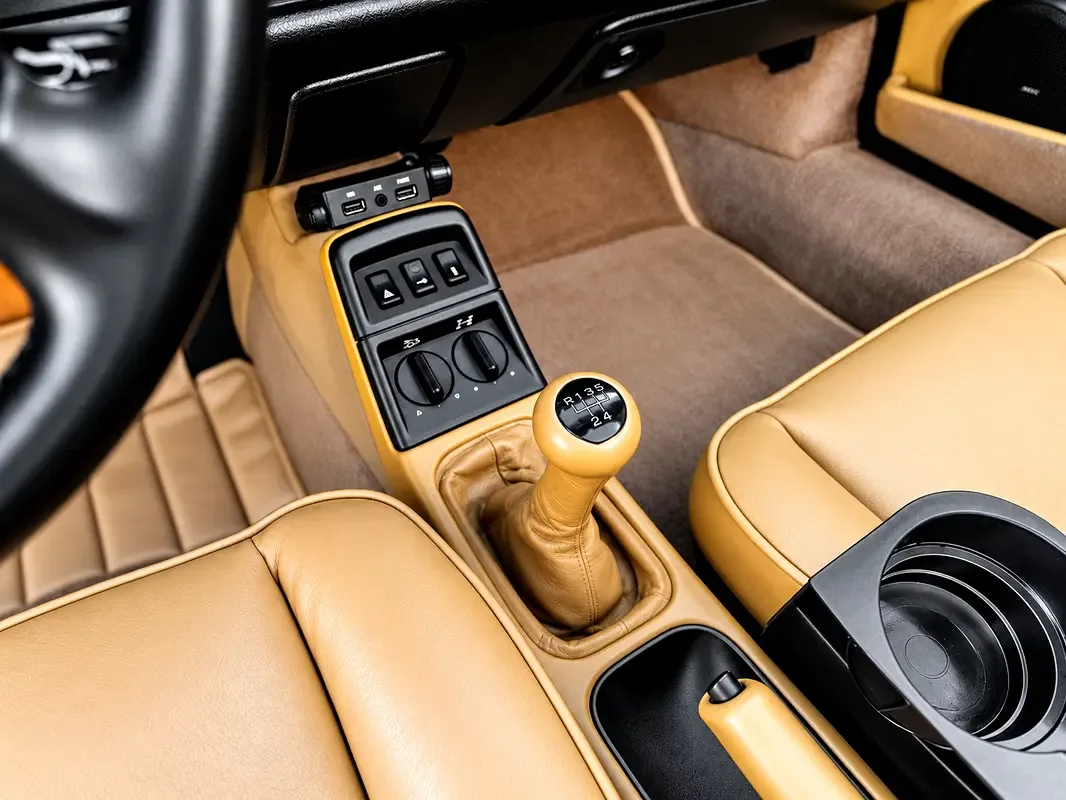 Porsche 911 3.6 MT (250 hp) - 12