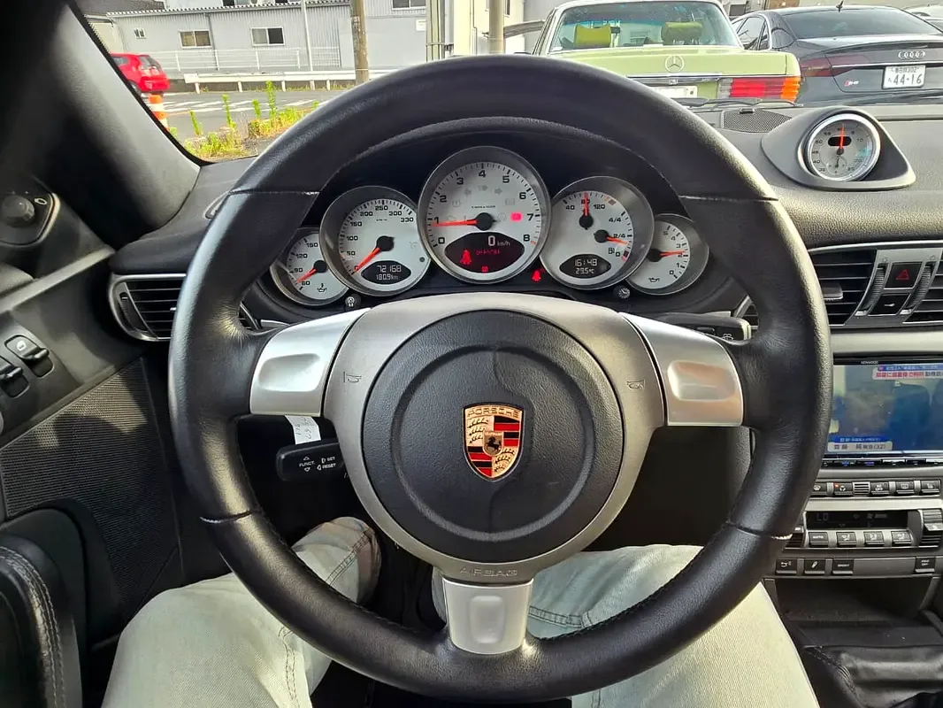 Porsche 911 3.6 MT (415 hp) - 10