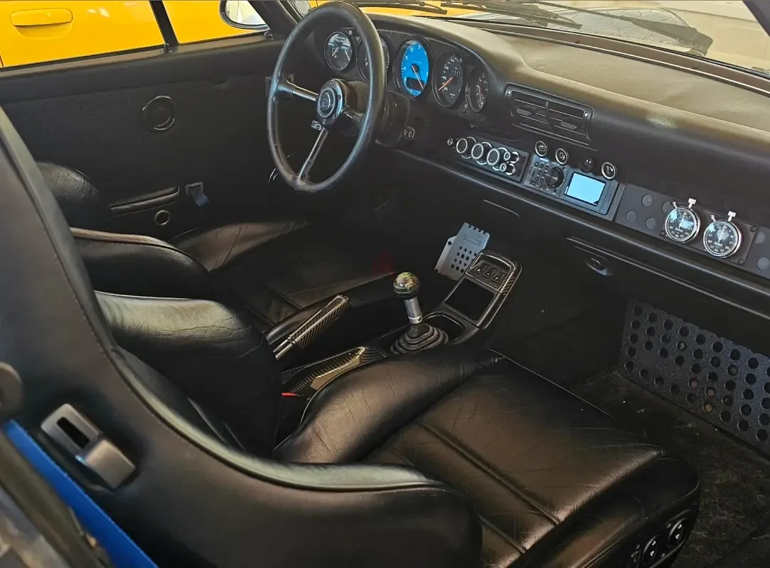 Porsche 911 3.6 MT Turbo (360 حصان) - 2