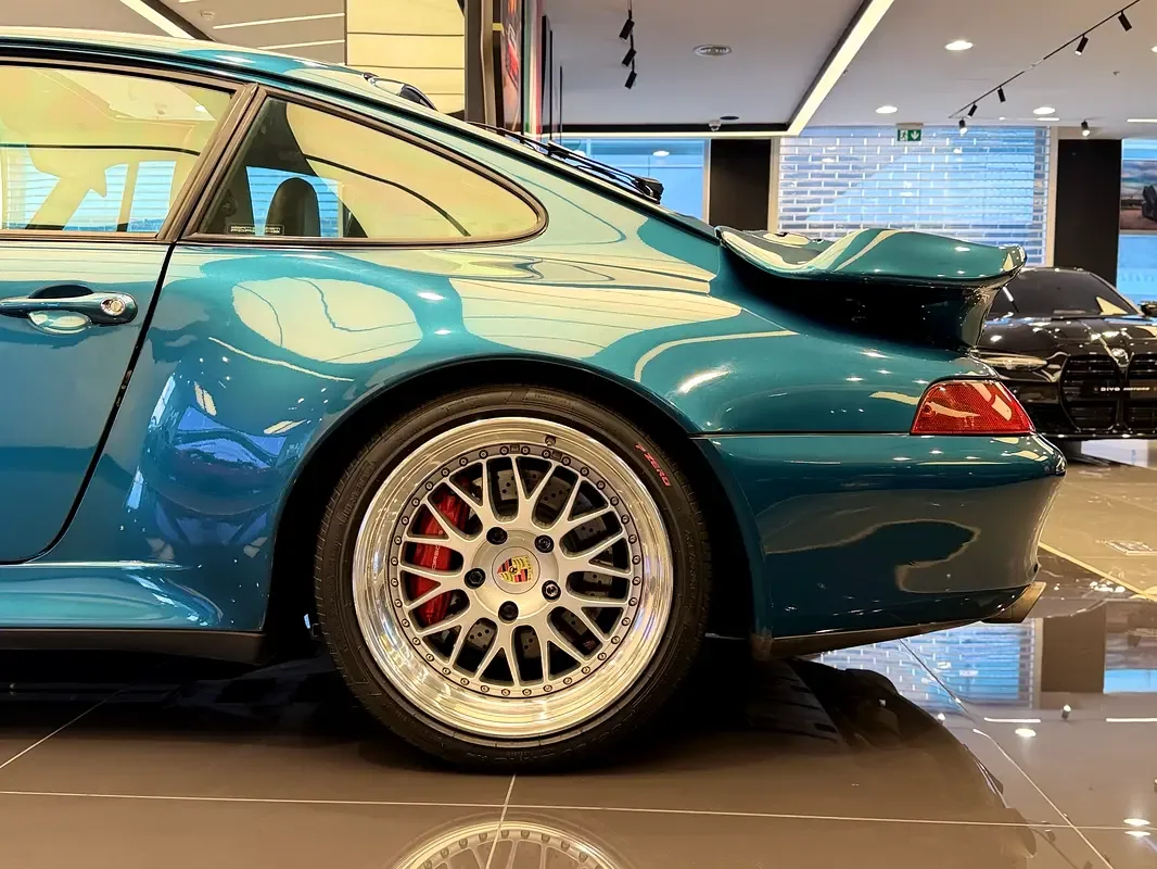 Porsche 911 3.6 MT Turbo (408 حصان) - 3