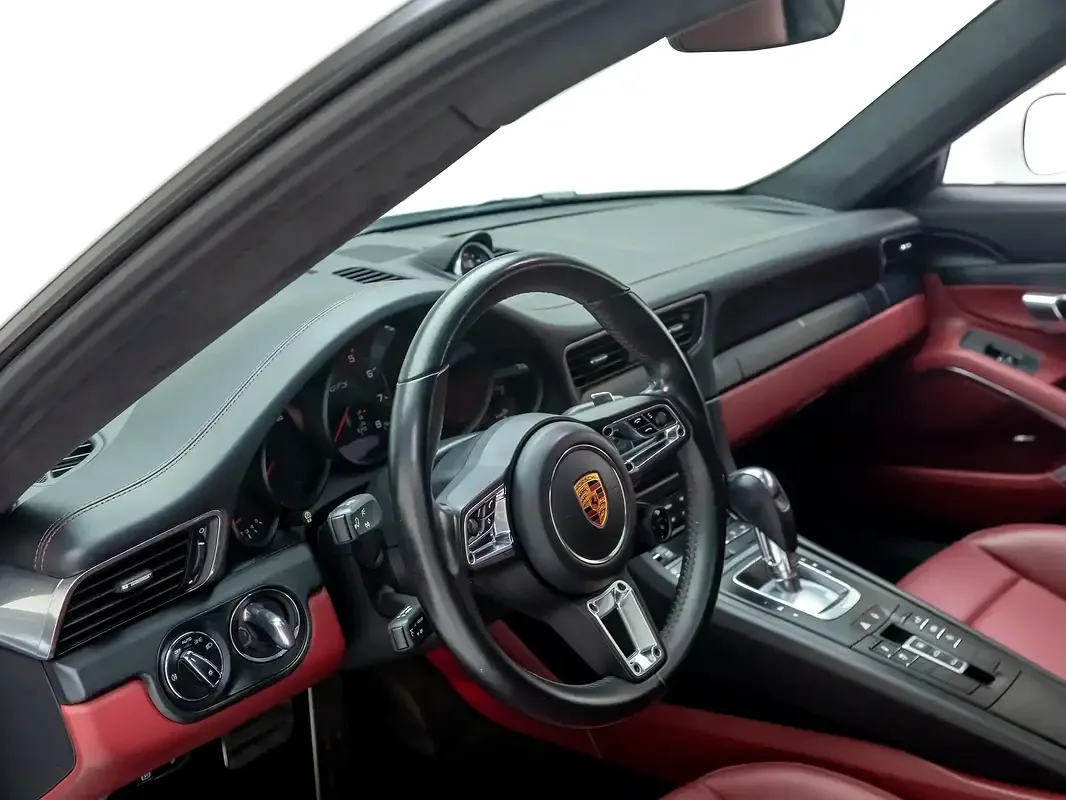 Porsche 911 4 GTS 3.0 MT (450 hp) - 8