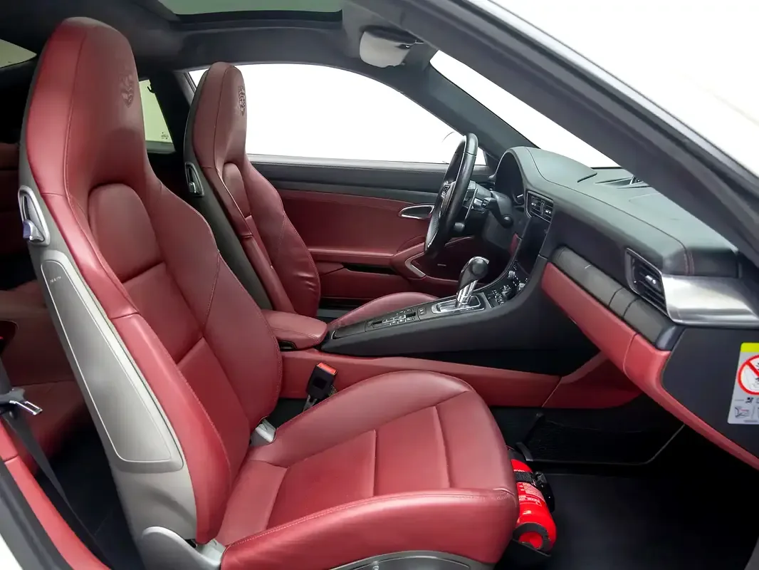 Porsche 911 4 GTS 3.0 MT (450 hp) - 11