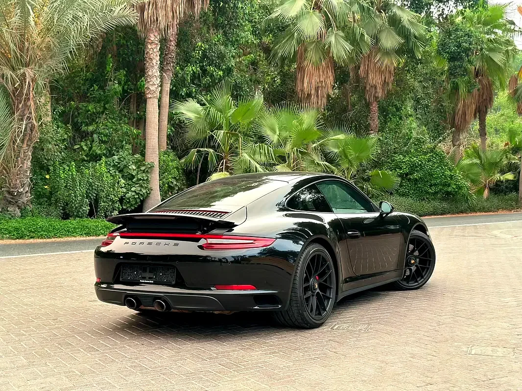 Porsche 911 4 GTS 3.0 PDK (450 hp) - 3