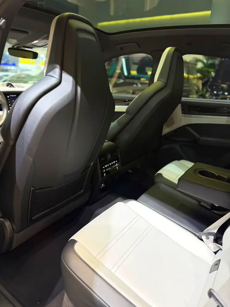 Porsche Cayenne 3.0 AT AWD (353 حصان) - 18
