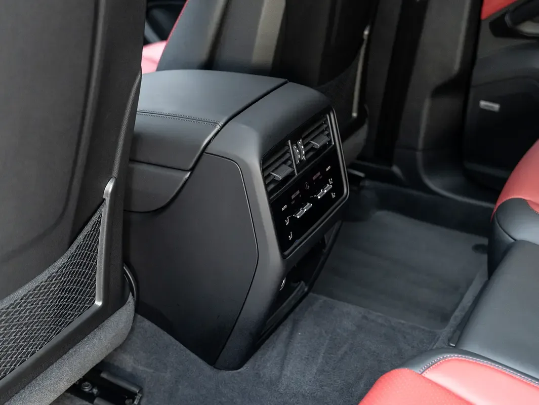 Porsche Cayenne 3.0 AT AWD (353 حصان) - 19