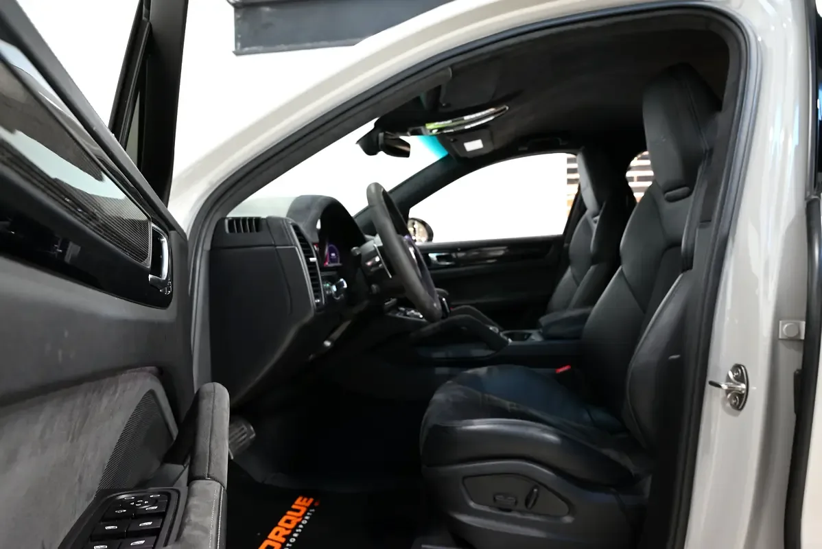 Porsche Cayenne 4.0 AT 4WD (640 حصان) - 13