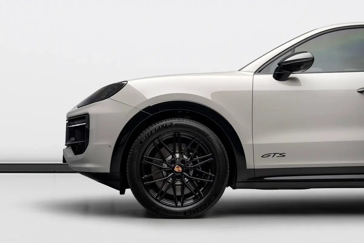 Porsche Cayenne E AT AWD (442 حصان) - 6