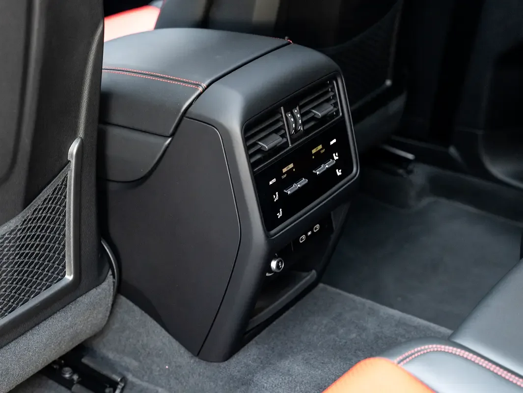 Porsche Cayenne E AT AWD (442 حصان) - 18