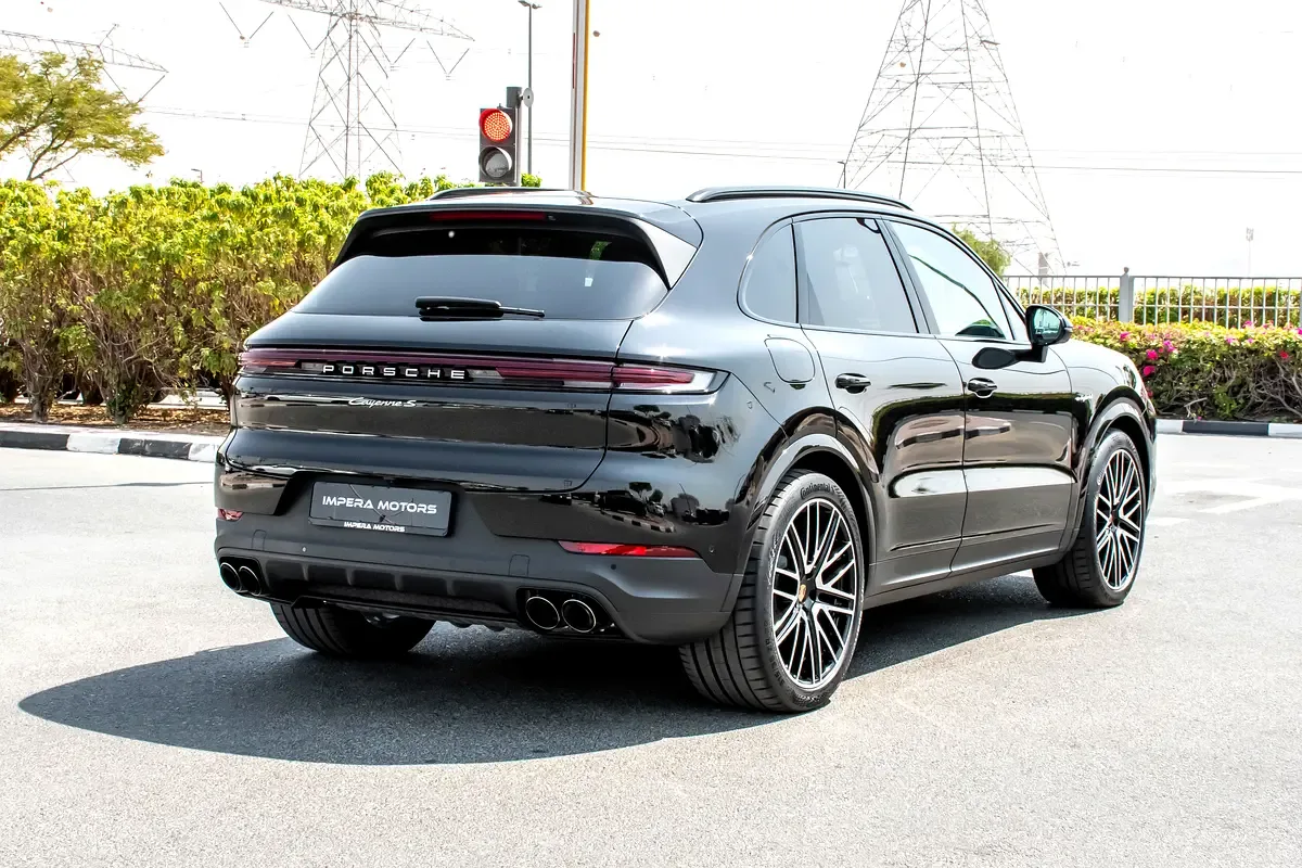 Porsche Cayenne E AT AWD (442 حصان) - 6