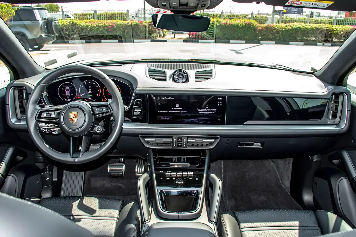 Porsche Cayenne E AT AWD (442 حصان) - 10