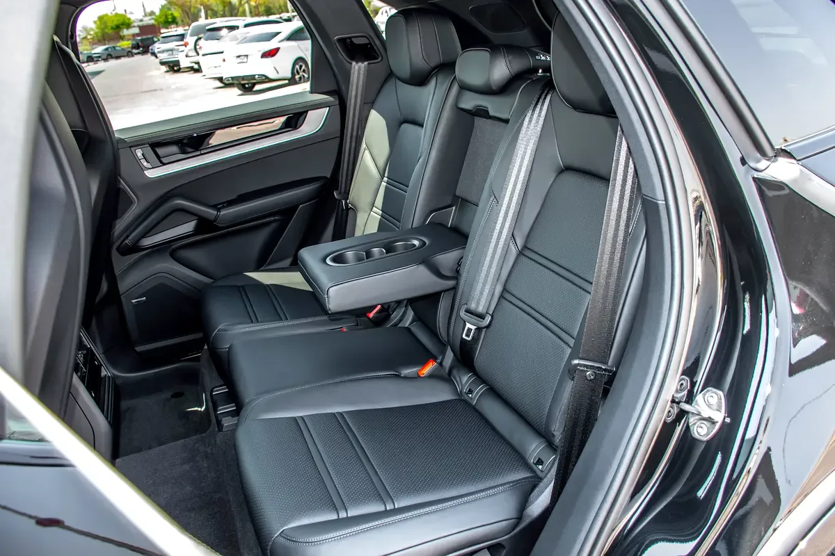 Porsche Cayenne E AT AWD (442 حصان) - 18