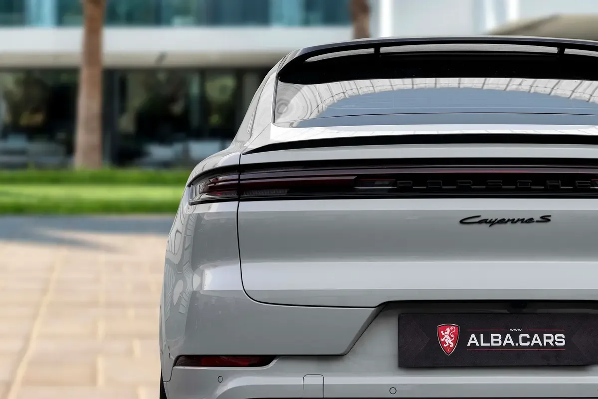 Porsche Cayenne E AT AWD (442 حصان) - 6