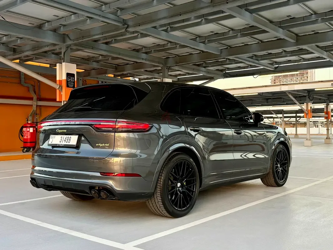 Porsche Cayenne E-Hybrid 3.0 Tiptronic AWD (340 hp) - 3