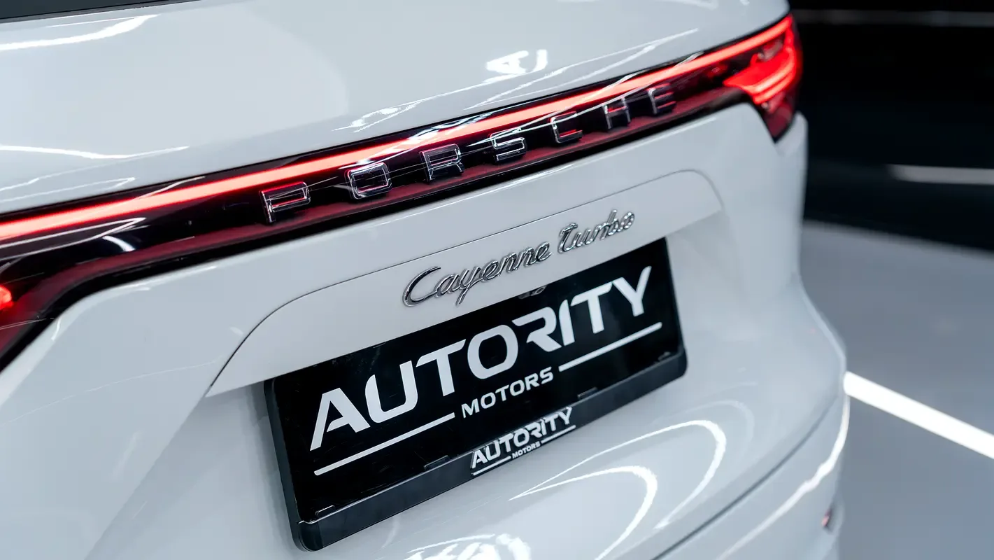 Porsche Cayenne Turbo 4.0 Tiptronic AWD (550 hp) - 8