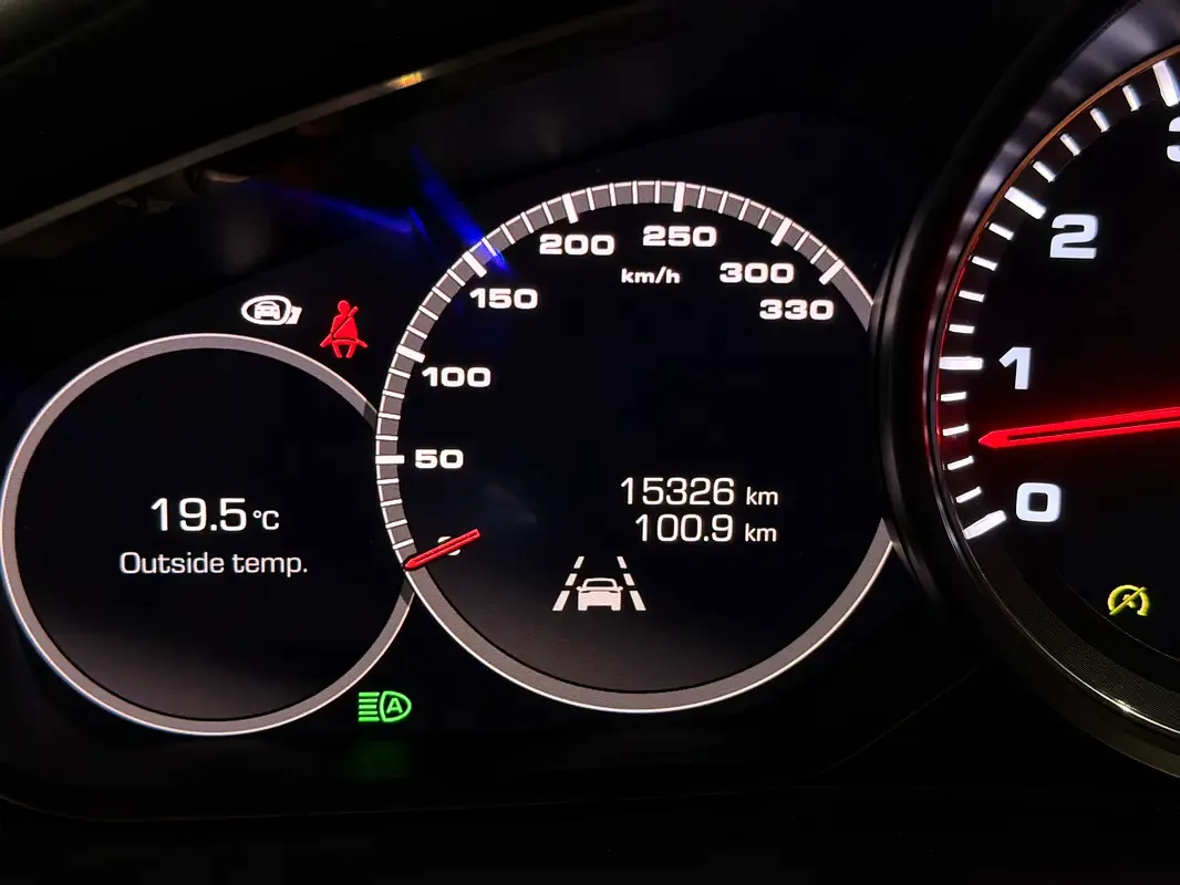 Porsche Cayenne Turbo 4.0 Tiptronic AWD (550 hp) - 11