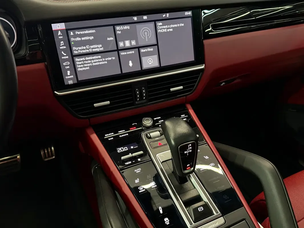 Porsche Cayenne Turbo 4.0 Tiptronic AWD (550 hp) - 14
