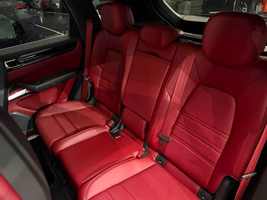 Porsche Cayenne Turbo 4.0 Tiptronic AWD (550 hp) - 17