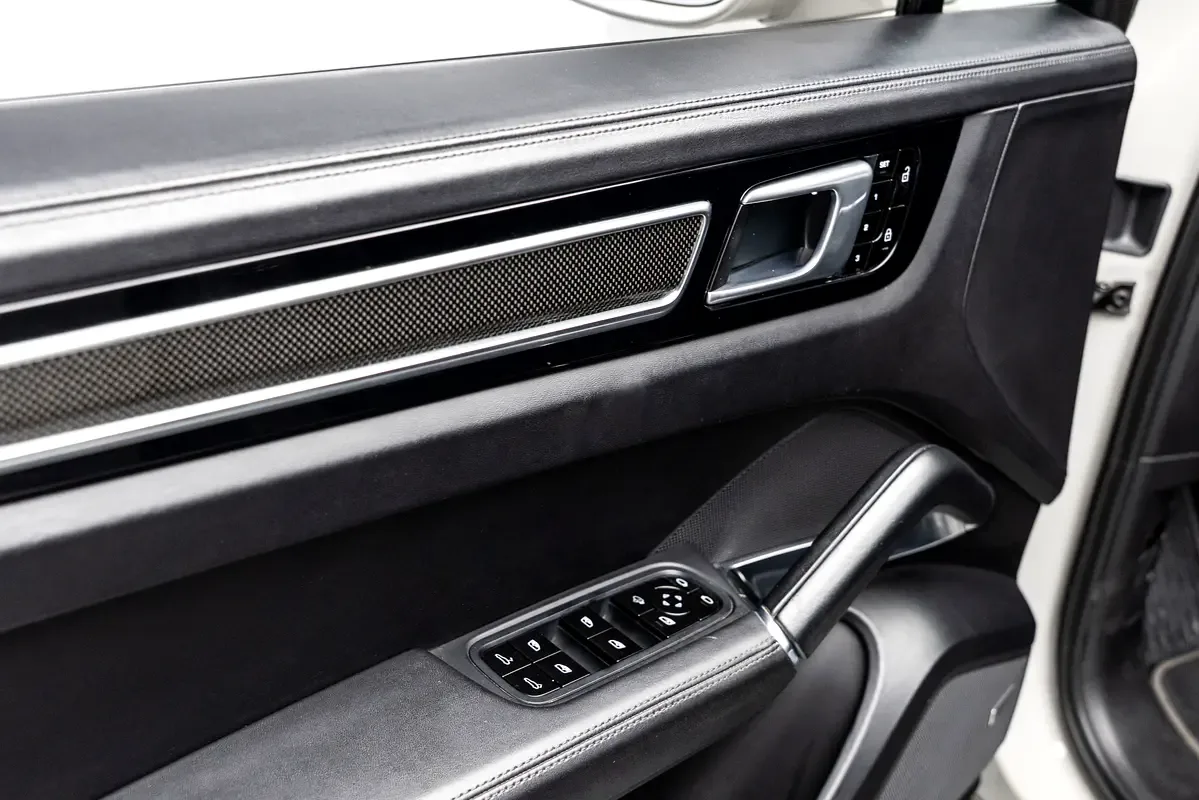 Porsche Cayenne Turbo 4.0 Tiptronic S AWD (550 hp) - 8