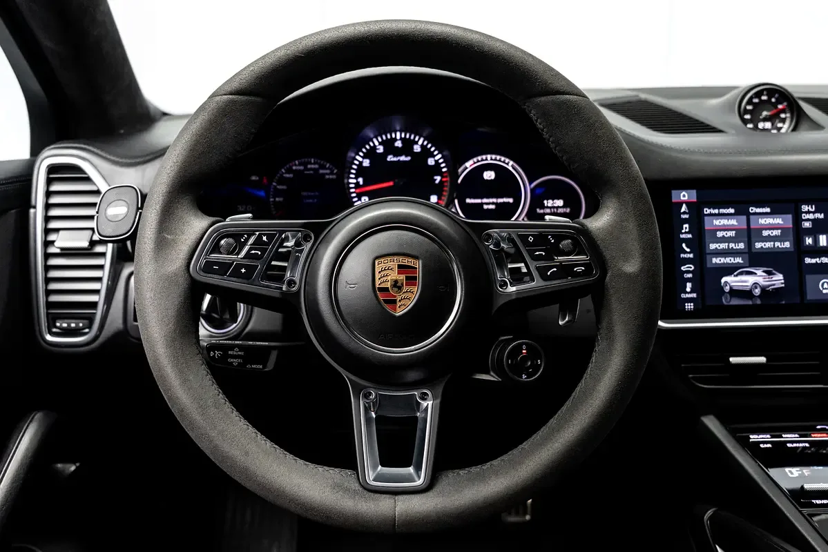 Porsche Cayenne Turbo 4.0 Tiptronic S AWD (550 hp) - 11