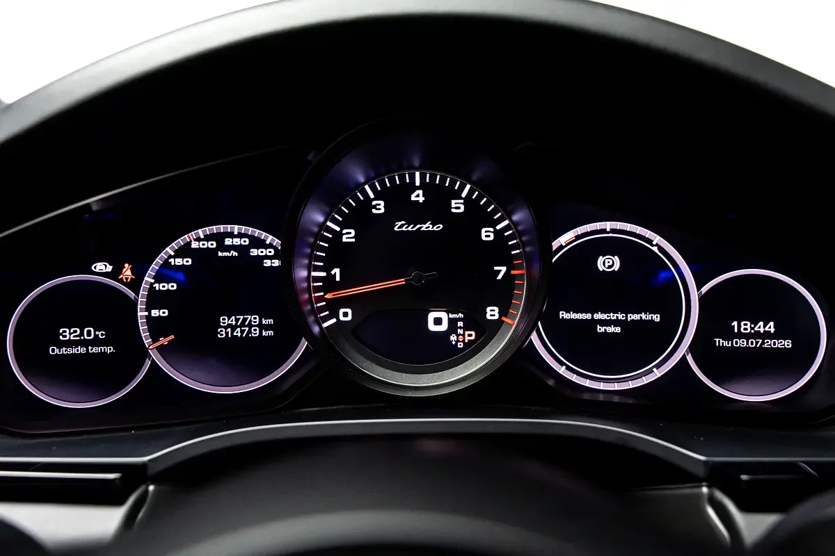 Porsche Cayenne Turbo 4.0 Tiptronic S AWD (550 hp) - 12