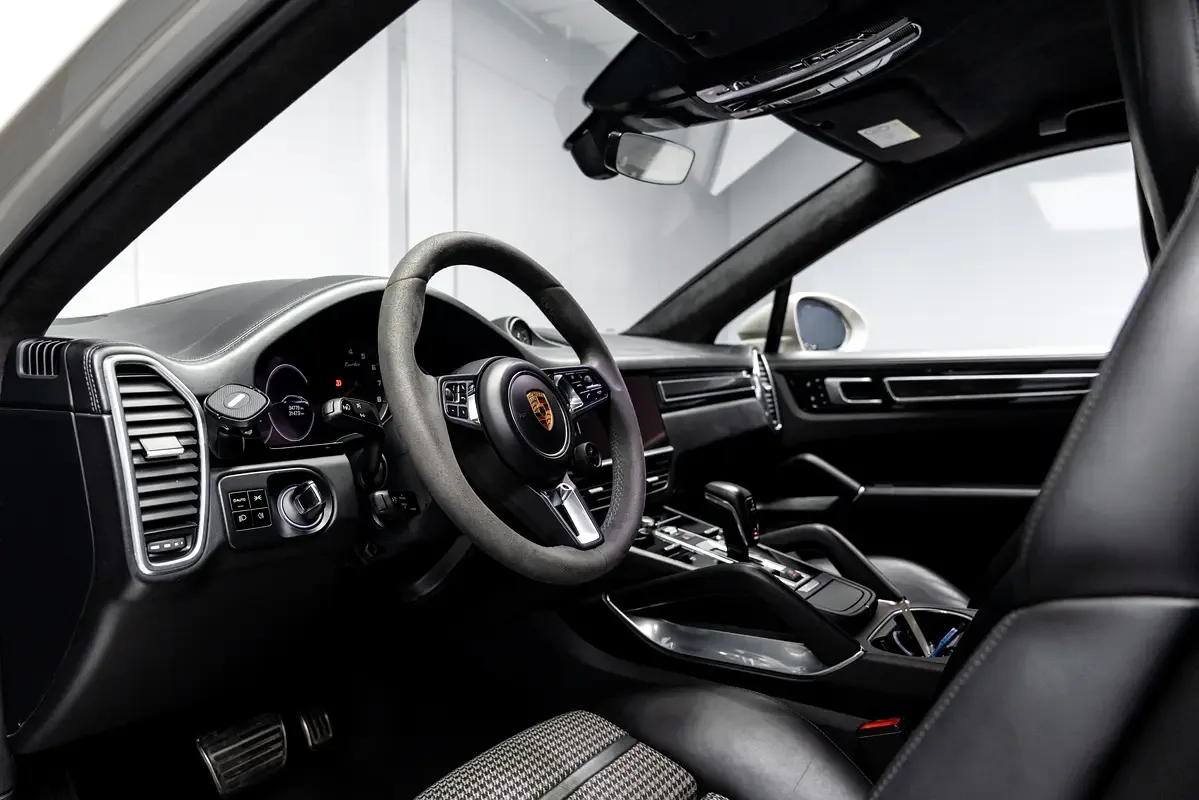 Porsche Cayenne Turbo 4.0 Tiptronic S AWD (550 hp) - 14