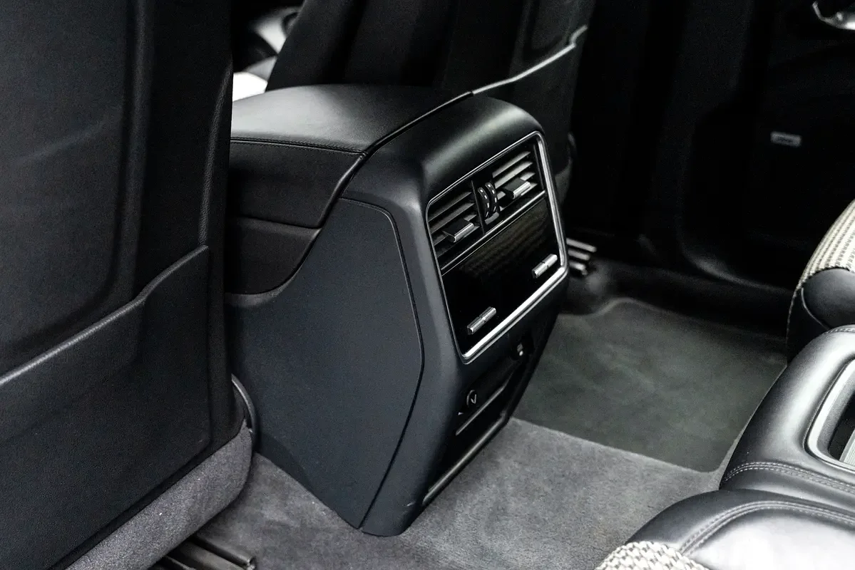 Porsche Cayenne Turbo 4.0 Tiptronic S AWD (550 hp) - 18