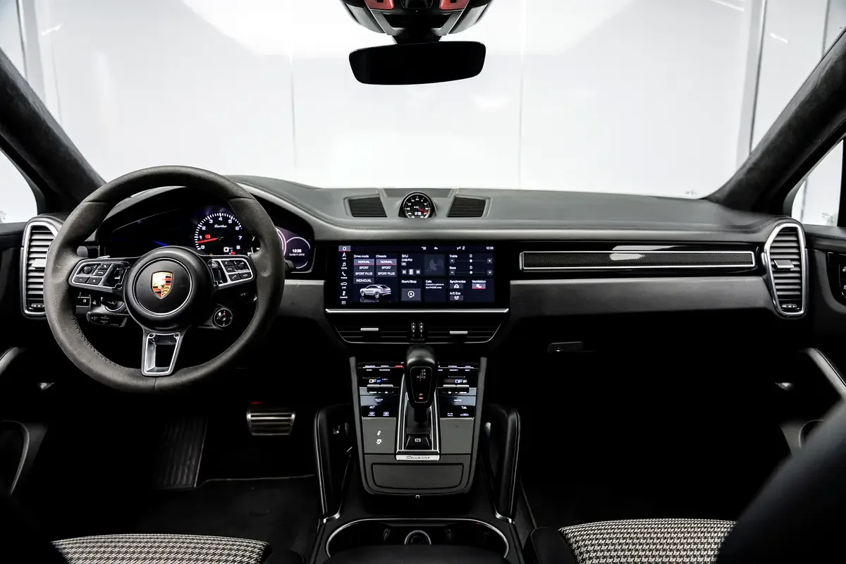 Porsche Cayenne Turbo 4.0 Tiptronic S AWD (550 hp) - 16