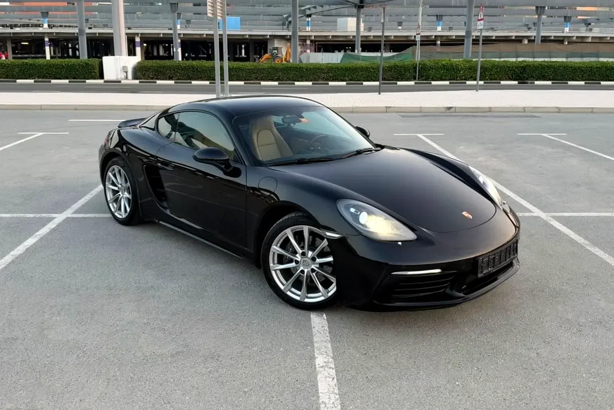 Porsche Cayman 2.0 AMT RWD (300 حصان)