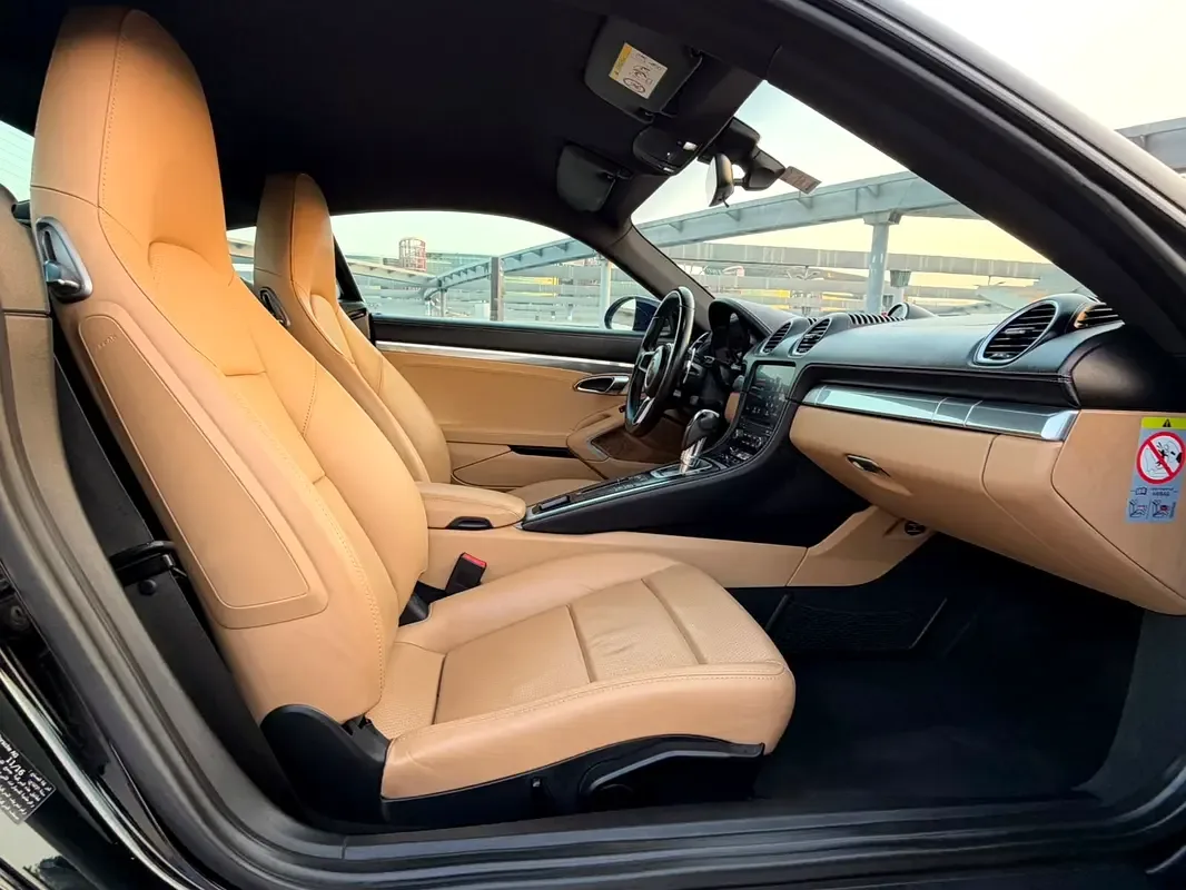 Porsche Cayman 2.0 AMT RWD (300 حصان) - 8