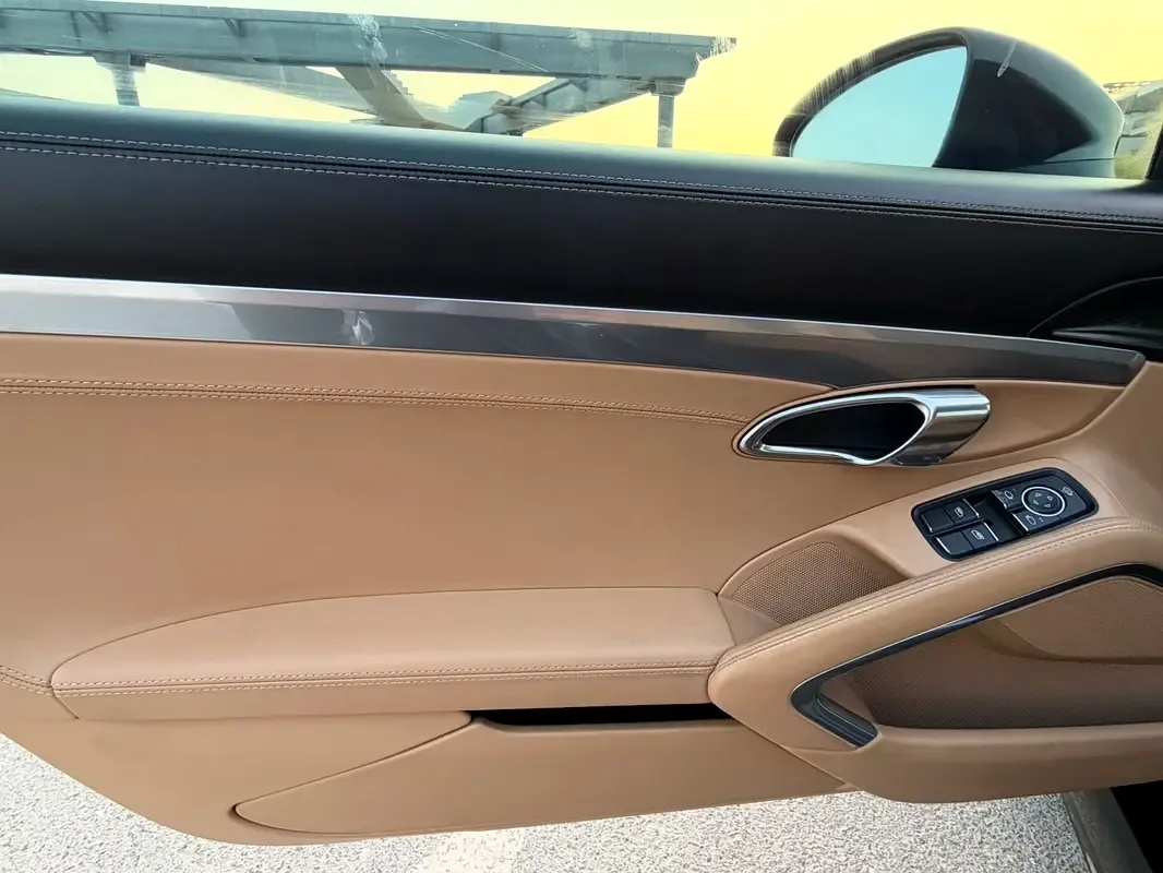 Porsche Cayman 2.0 AMT RWD (300 حصان) - 11