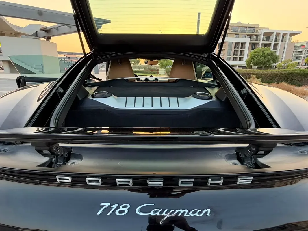 Porsche Cayman 2.0 AMT RWD (300 حصان) - 17