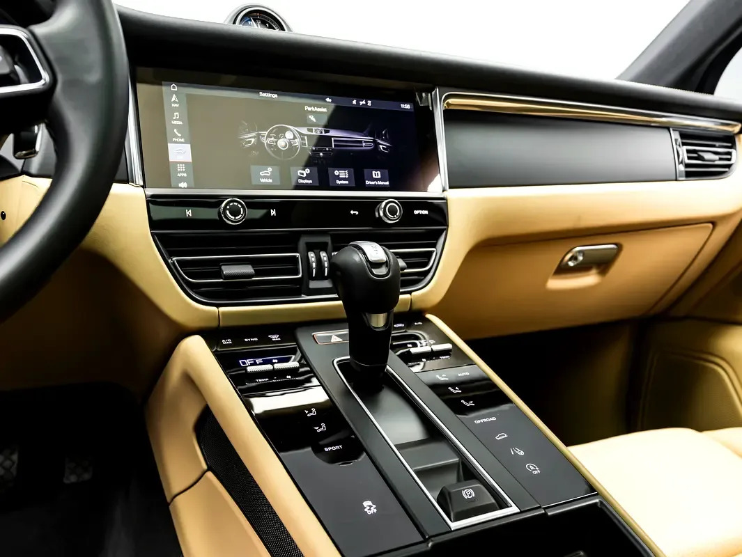 Porsche Macan 2.0 AMT 4WD (265 hp) - 17