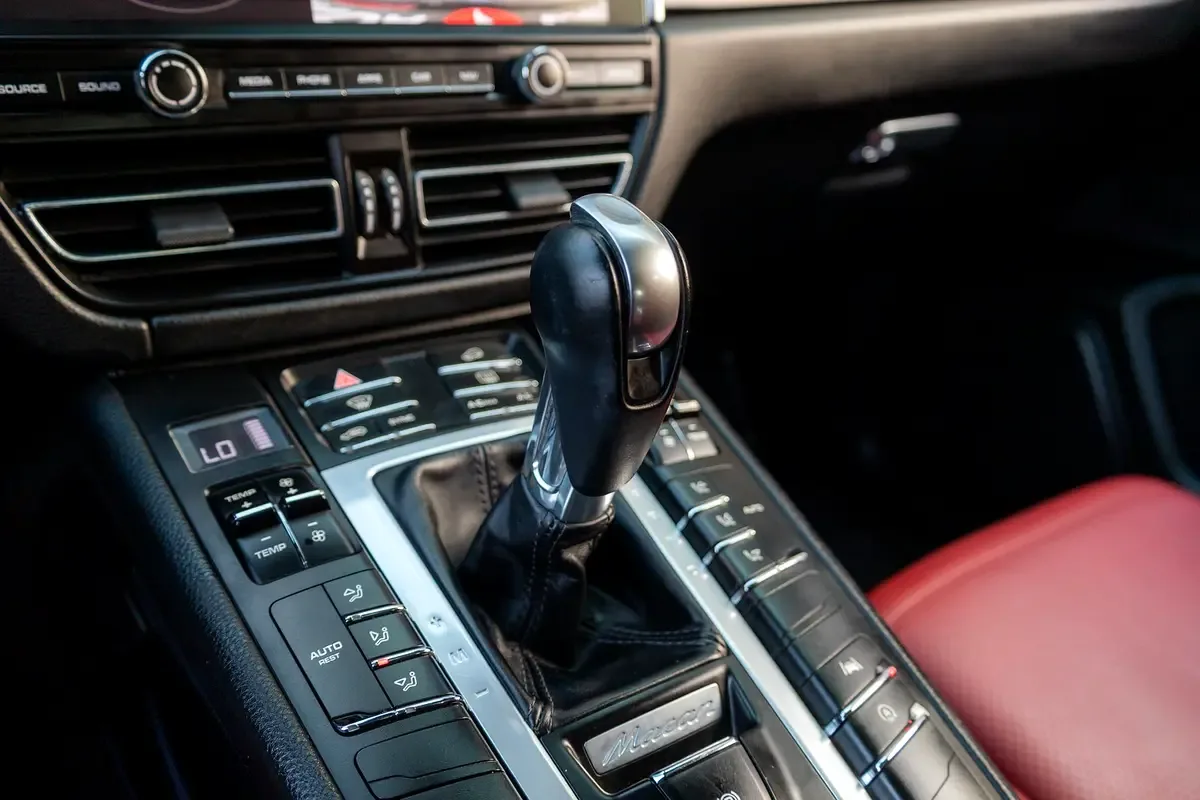 Porsche Macan 2.0 PDK AWD (252 hp) - 18