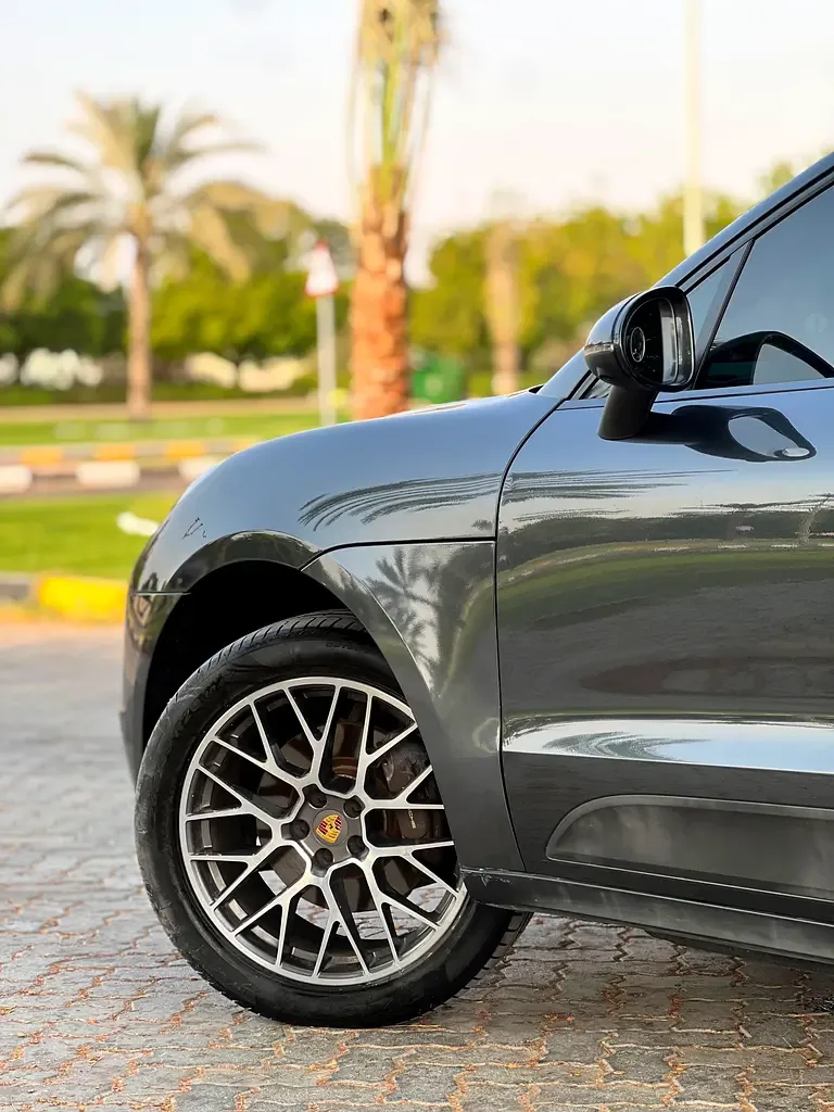 Porsche Macan 2.0 PDK AWD (252 حصان) - 18