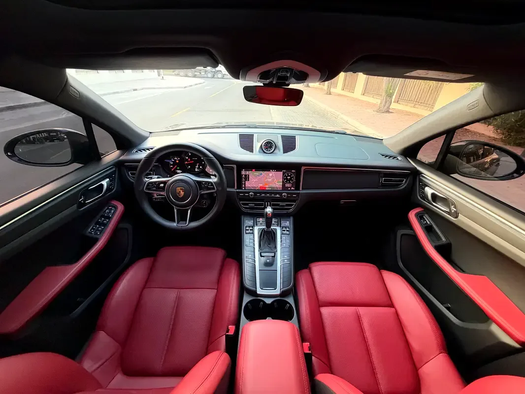 Porsche Macan 2.0 PDK AWD (252 حصان) - 18