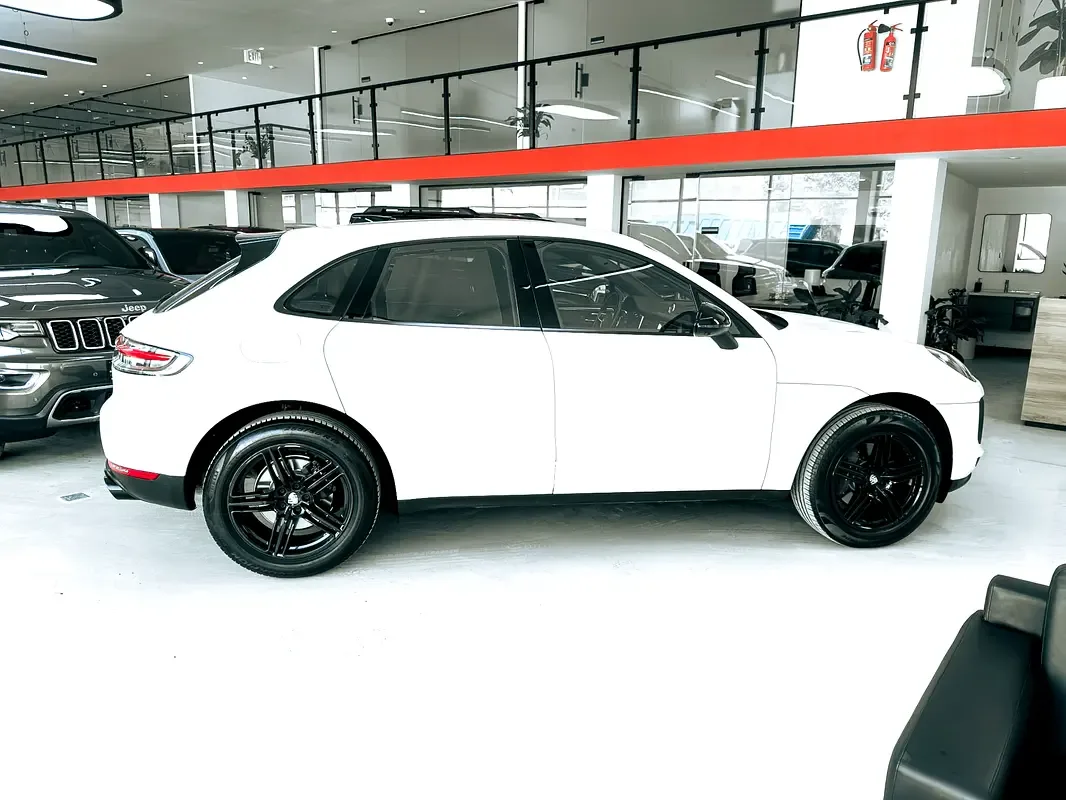 Porsche Macan 2.0 PDK AWD (252 حصان) - 4