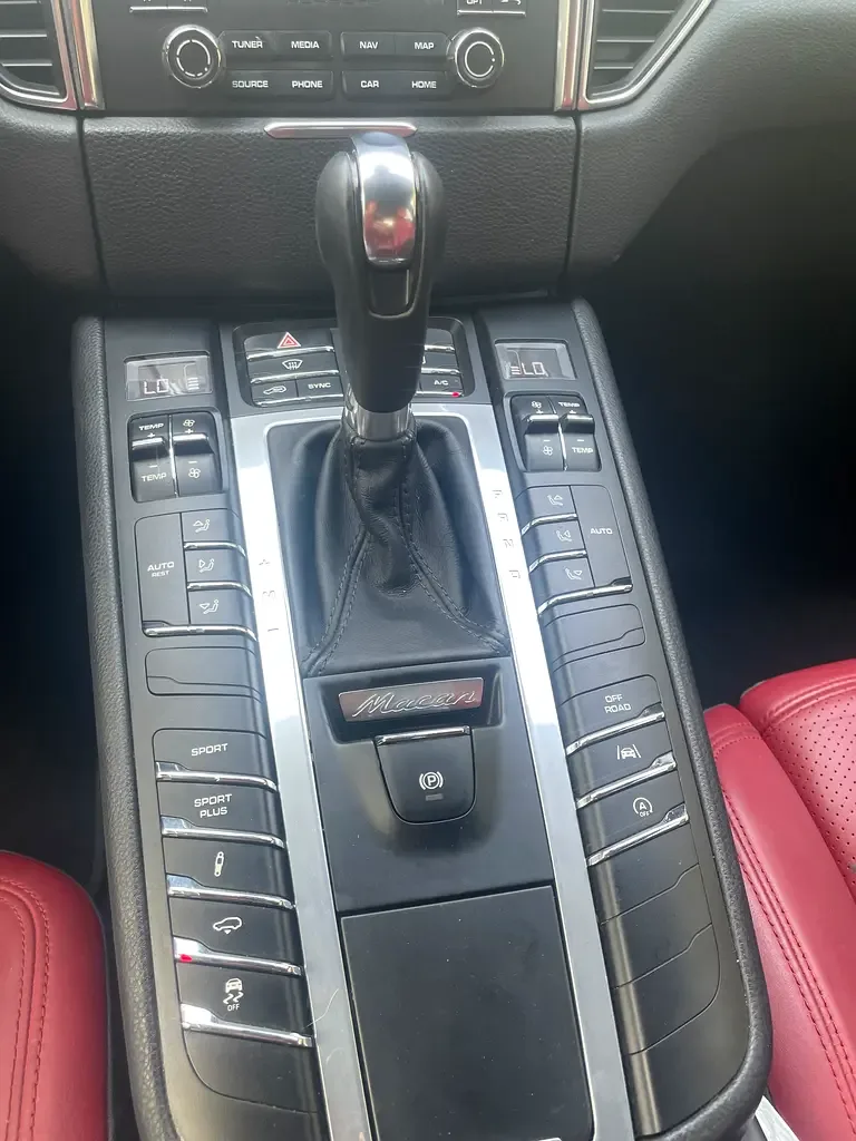 Porsche Macan 3.0 S PDK AWD  (354 hp) - 12