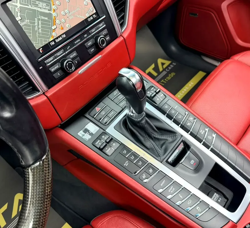 Porsche Macan Turbo 3.6 PDK AWD (400 hp) - 17
