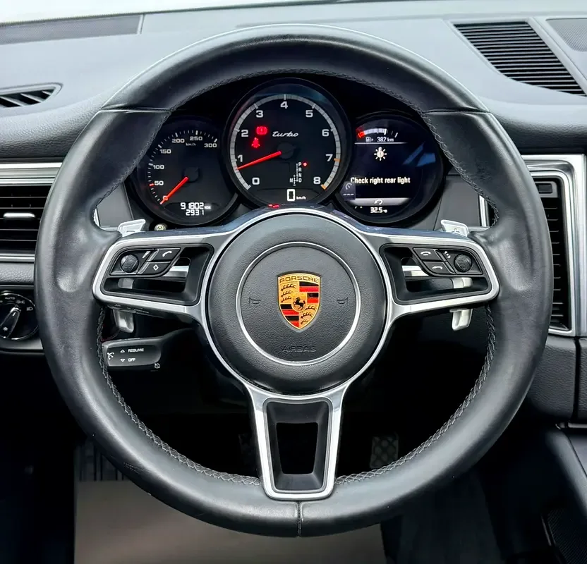 Porsche Macan Turbo 3.6 PDK AWD (400 حصان) - 7