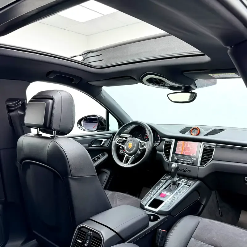 Porsche Macan Turbo 3.6 PDK AWD (400 حصان) - 10