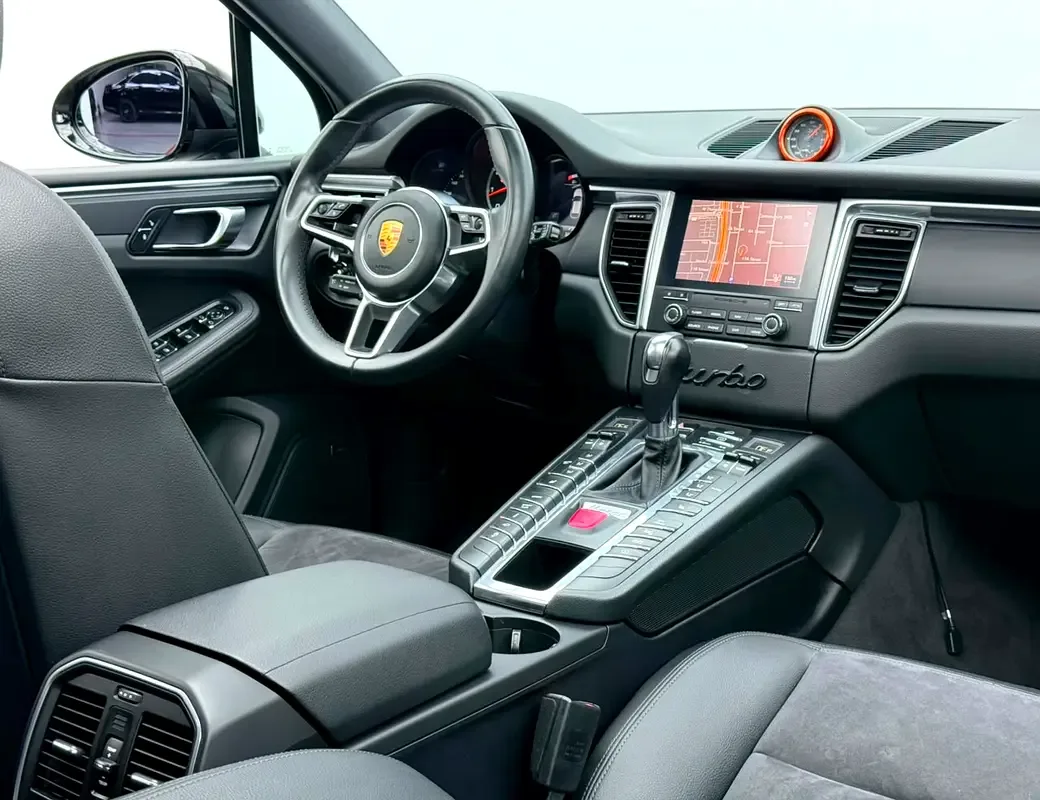 Porsche Macan Turbo 3.6 PDK AWD (400 حصان) - 12