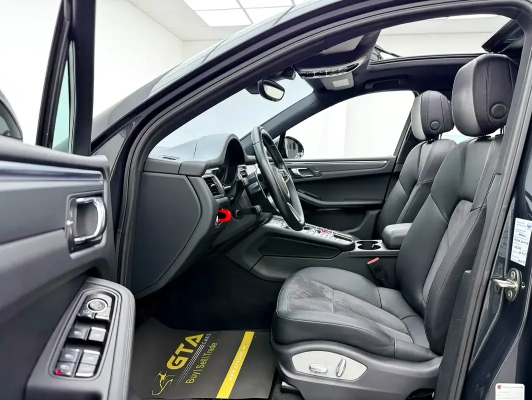 Porsche Macan Turbo 3.6 PDK AWD (400 حصان) - 14
