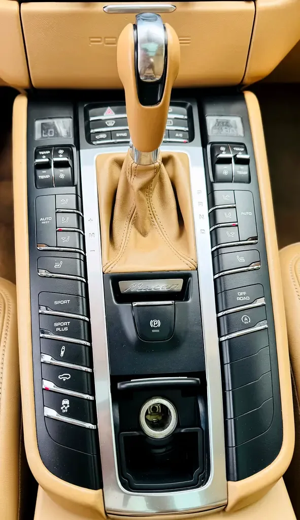 Porsche Macan Turbo 3.6 PDK AWD (400 hp) - 17