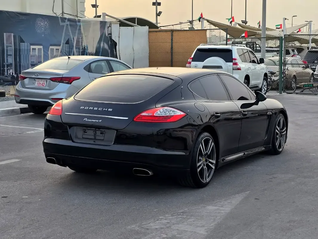 Porsche Panamera 4.8 AMT RWD (400 حصان) - 6