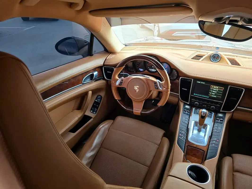 Porsche Panamera 4.8 AMT RWD (400 حصان) - 9