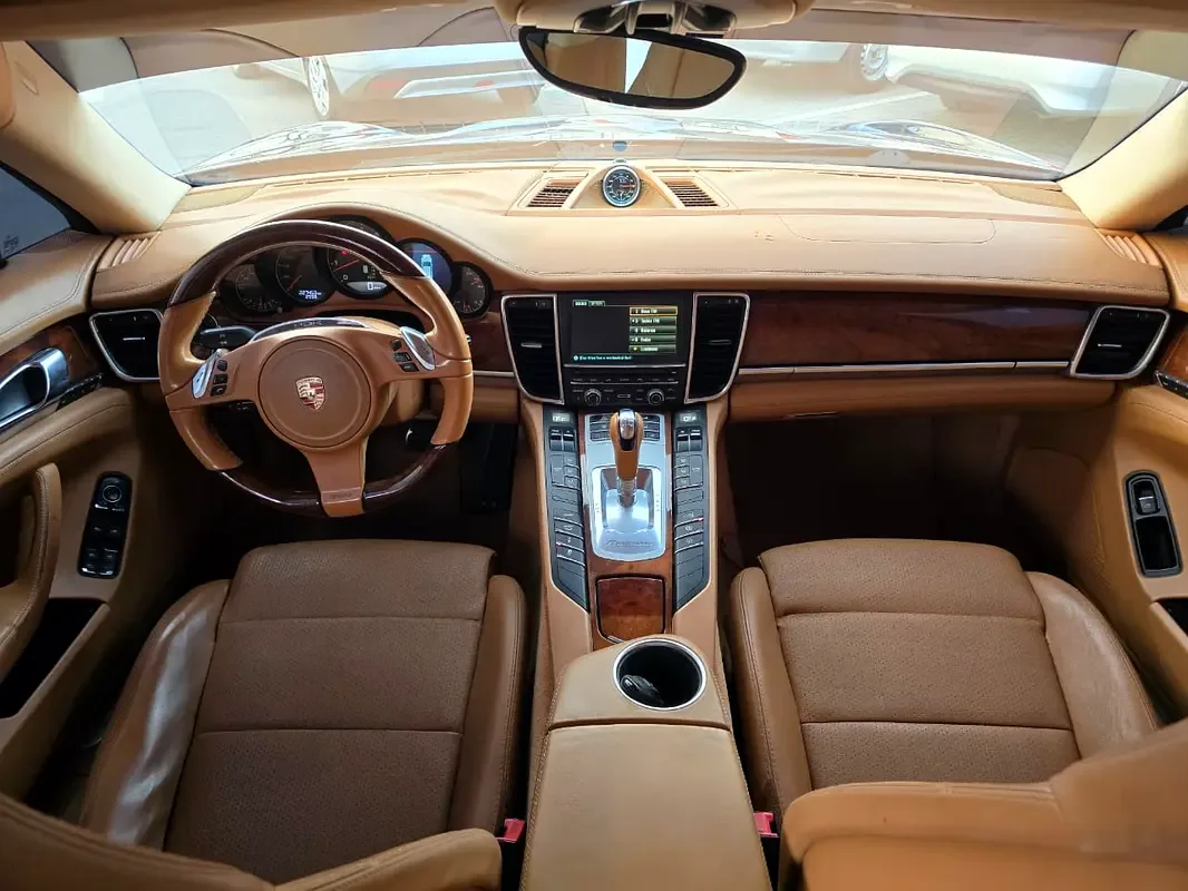Porsche Panamera 4.8 AMT RWD (400 حصان) - 8