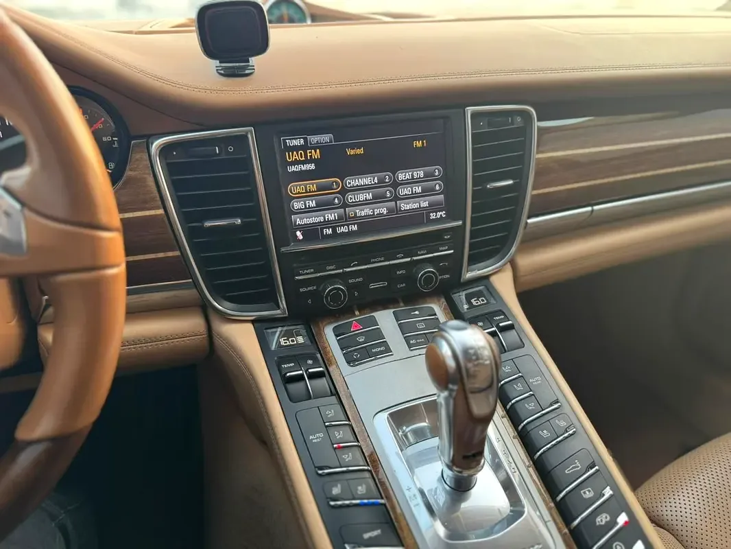Porsche Panamera 4S 4.8 PDK AWD (400 hp) - 10