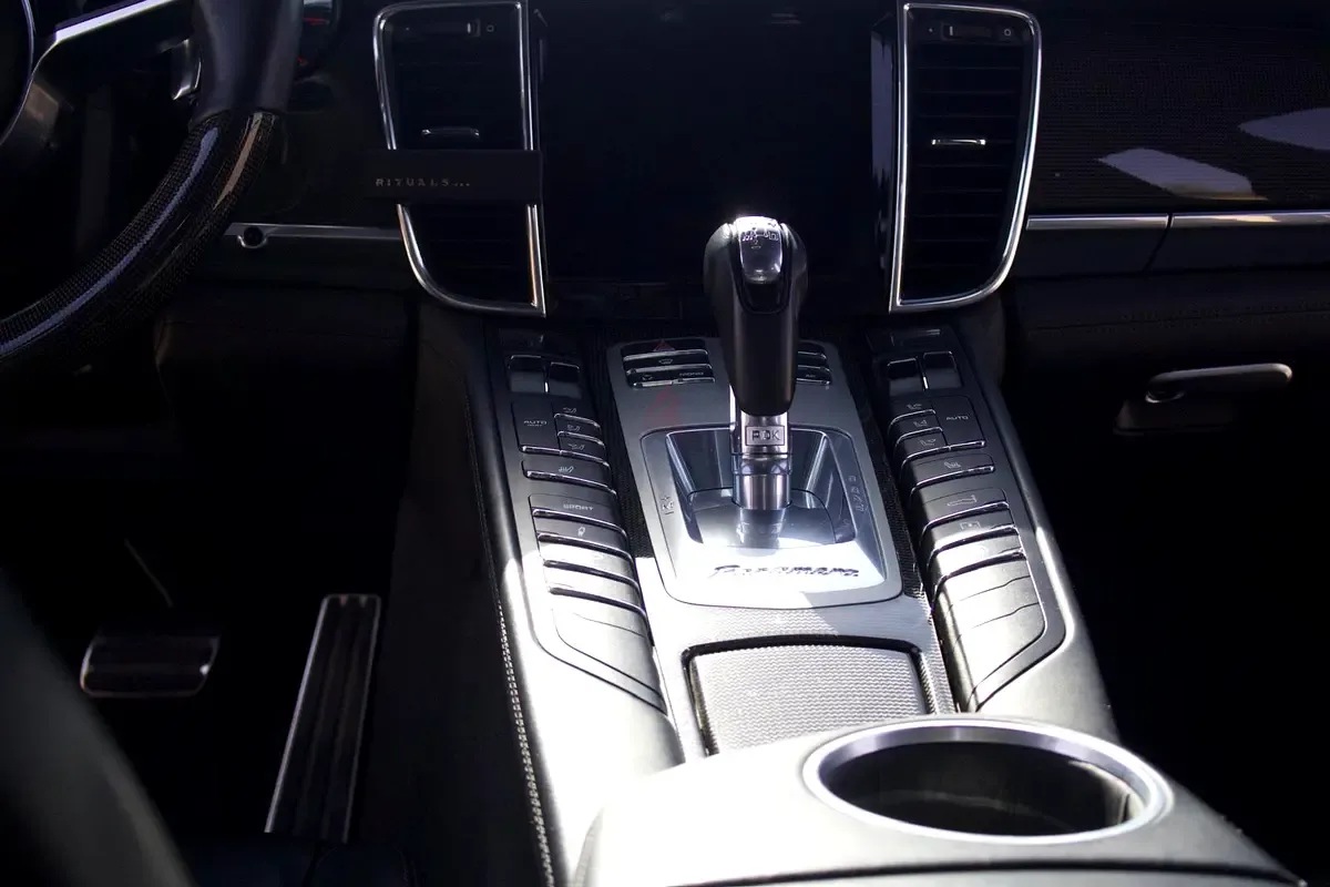 Porsche Panamera 4S 4.8 PDK AWD (400 hp) - 10
