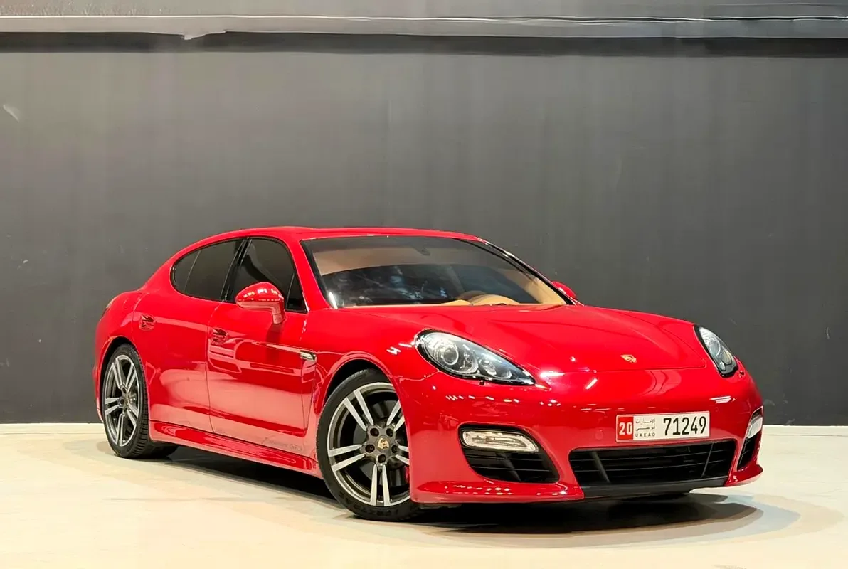 Porsche Panamera GTS 4.8 PDK (430 hp)
