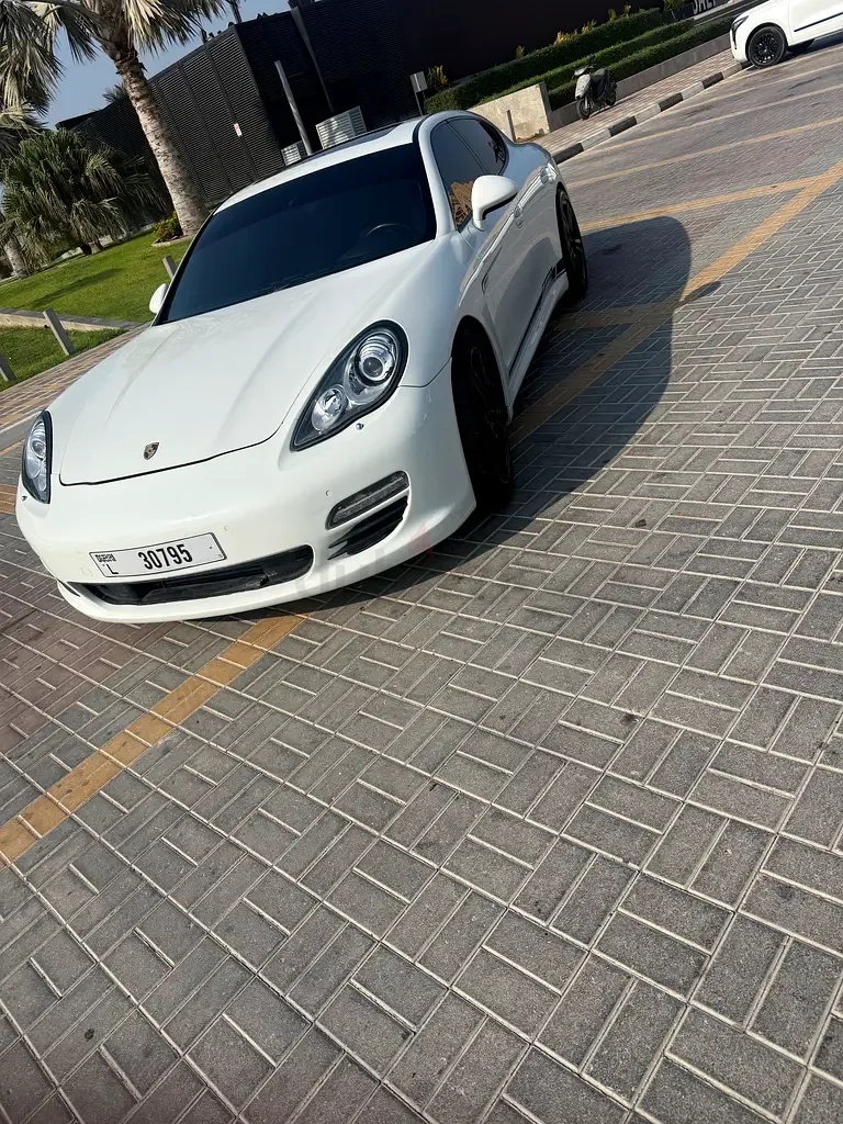 Porsche Panamera S 4.8 PDK (400 hp)